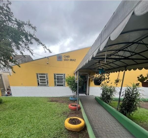 Homem morre após invadir CMEI e manter 13 crianças reféns em Curitiba